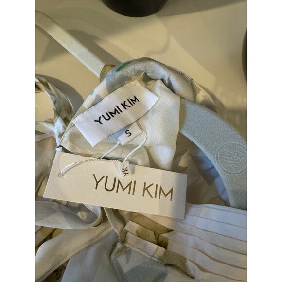 NWT Yumi Kim Kiss Me Dress in Ivory size Small
$238 Retail - Picture 5 of 7